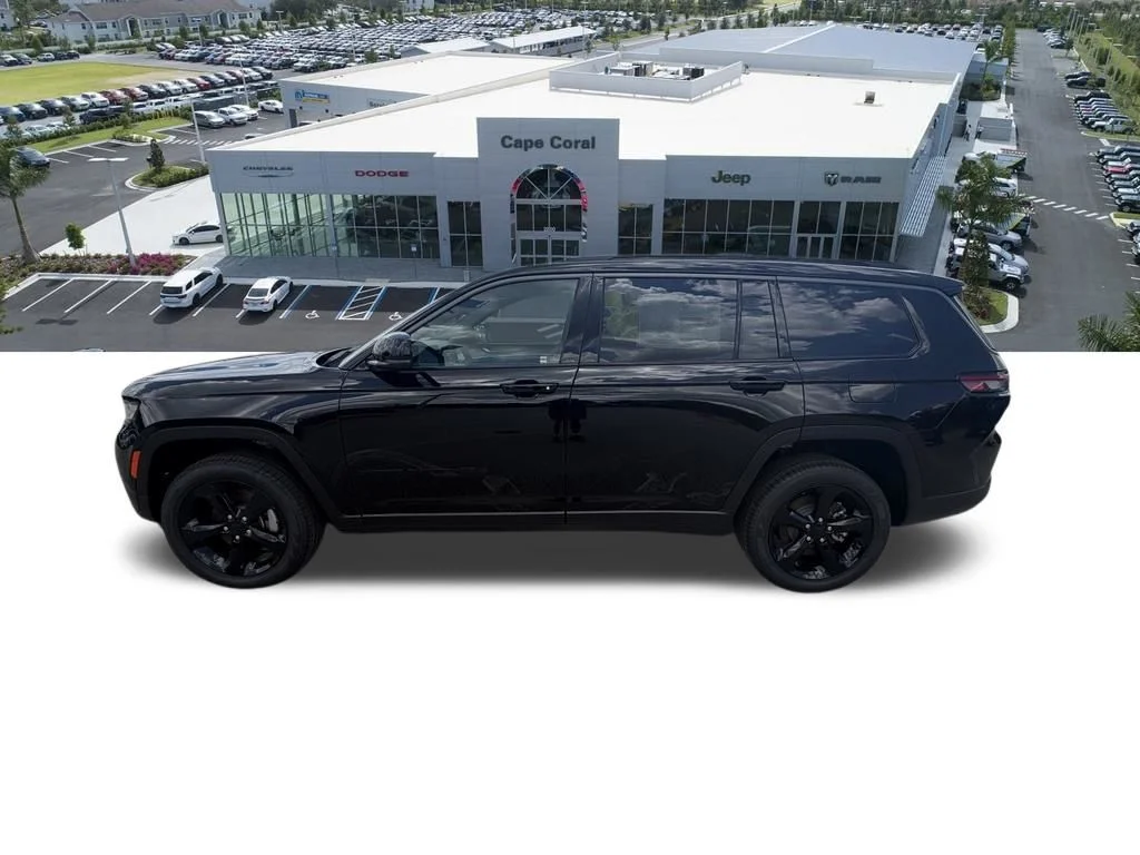 New 2026 Diamond Black Crystal Pearl-Coat Exterior Paint Jeep Limited image 11