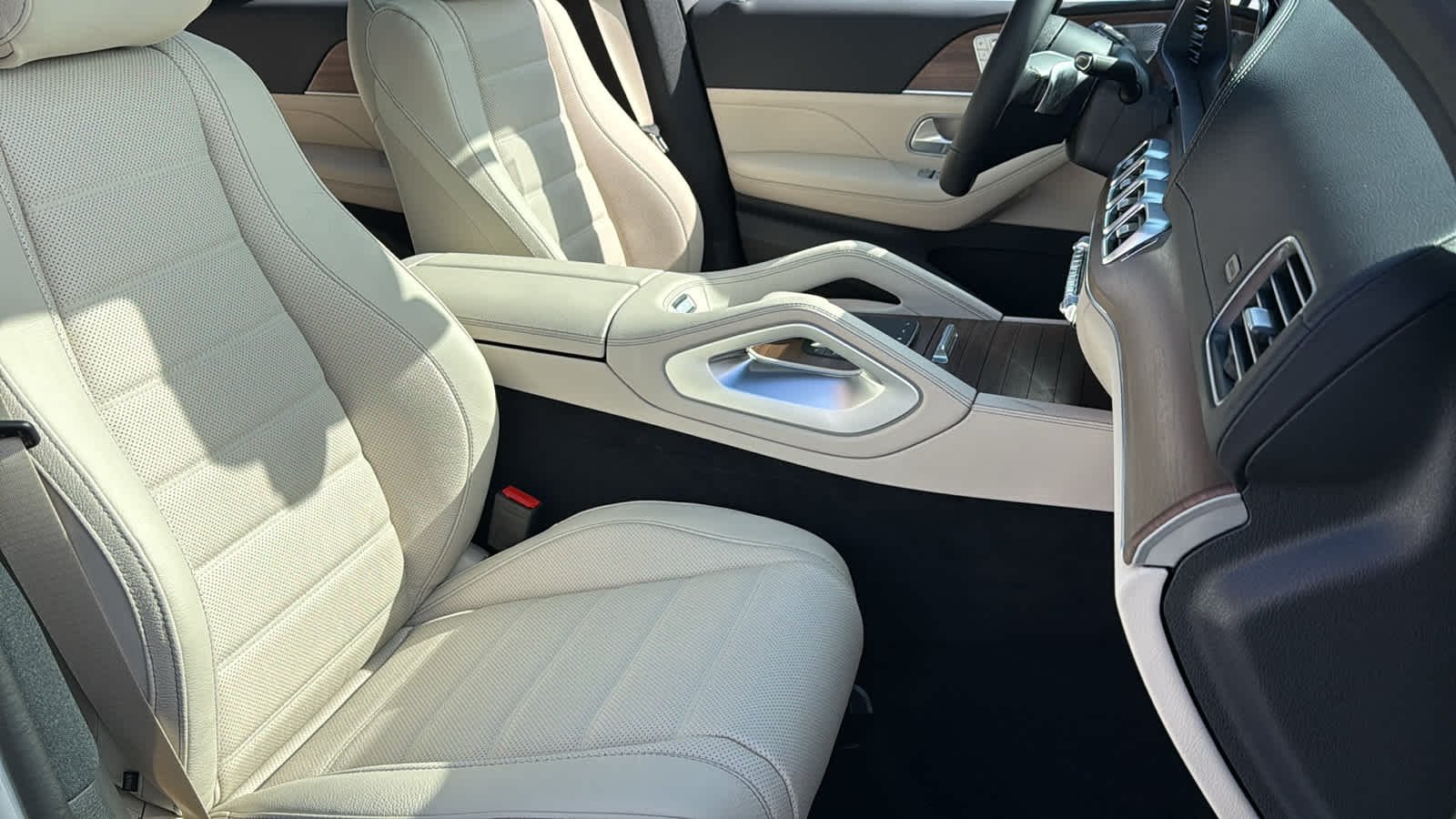 New 2026 Polar White Mercedes-Benz GLE 580 image 37