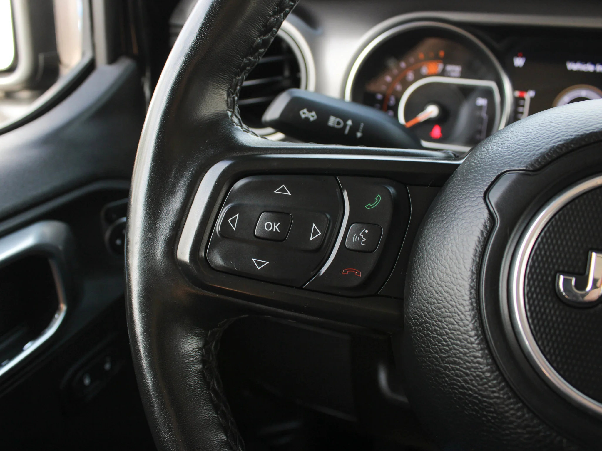 Certified Used 2023 Black Jeep Willys * No Accidents | Manual | V6 | Heated Seats | Apple CarPlay | Backup Camera | Alpine image 22