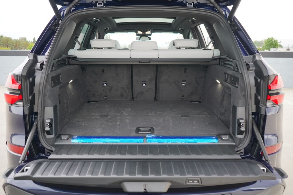 New 2026 Tanzanite Blue II Metallic BMW xDrive50e image 20