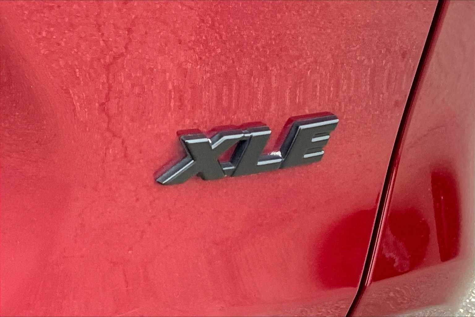 Used 2023 Ruby Flare Pearl Toyota XLE image 10