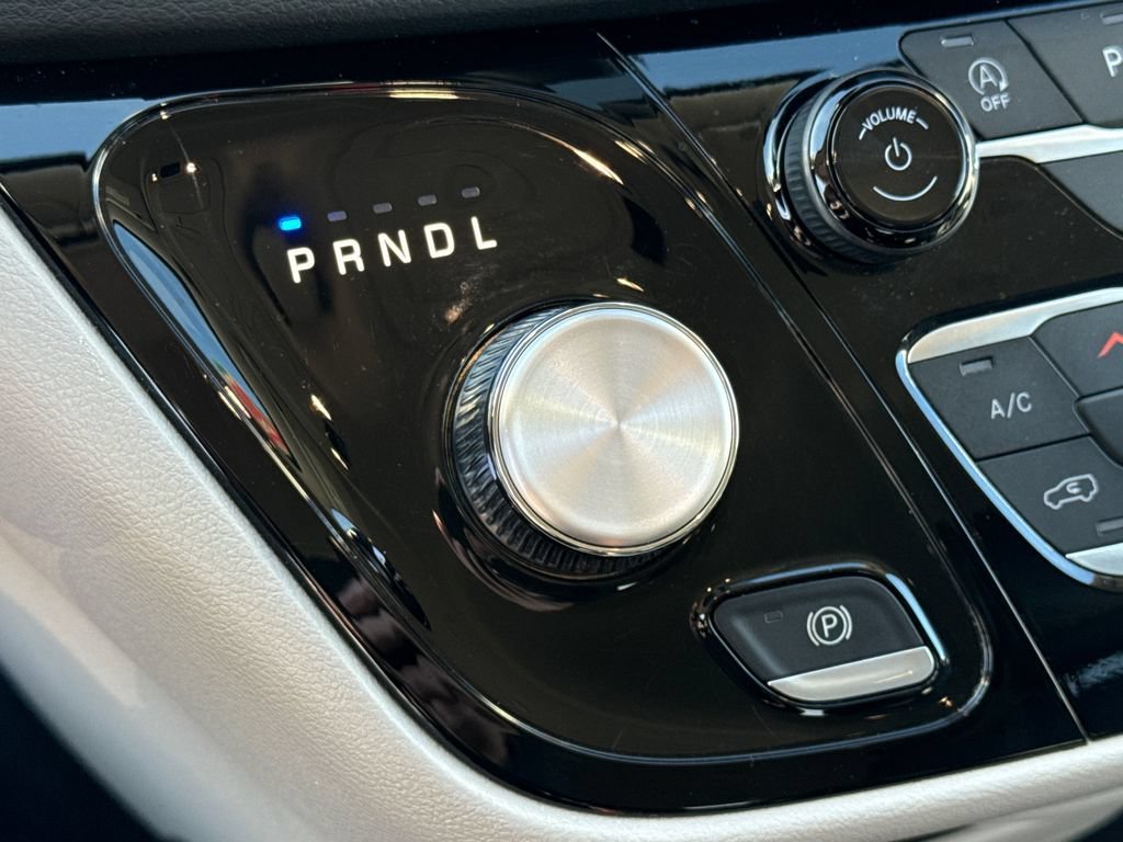 Used 2024 White Chrysler Touring L image 26
