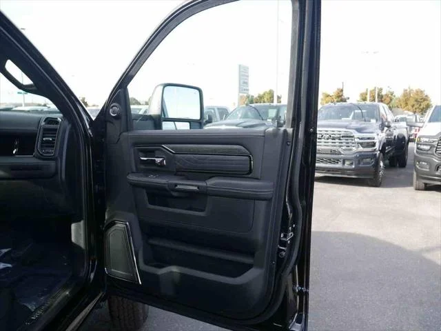 2026 RAM 3500 Limited - Photo 33