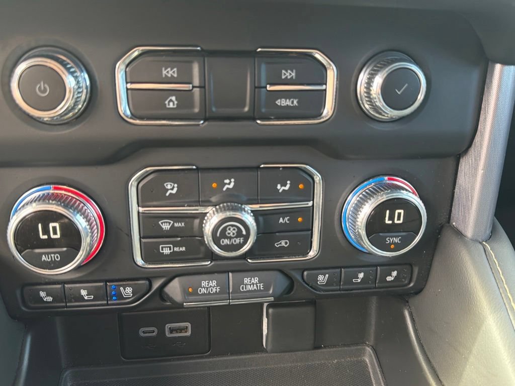 Used 2024 Onyx Black GMC SLT image 43