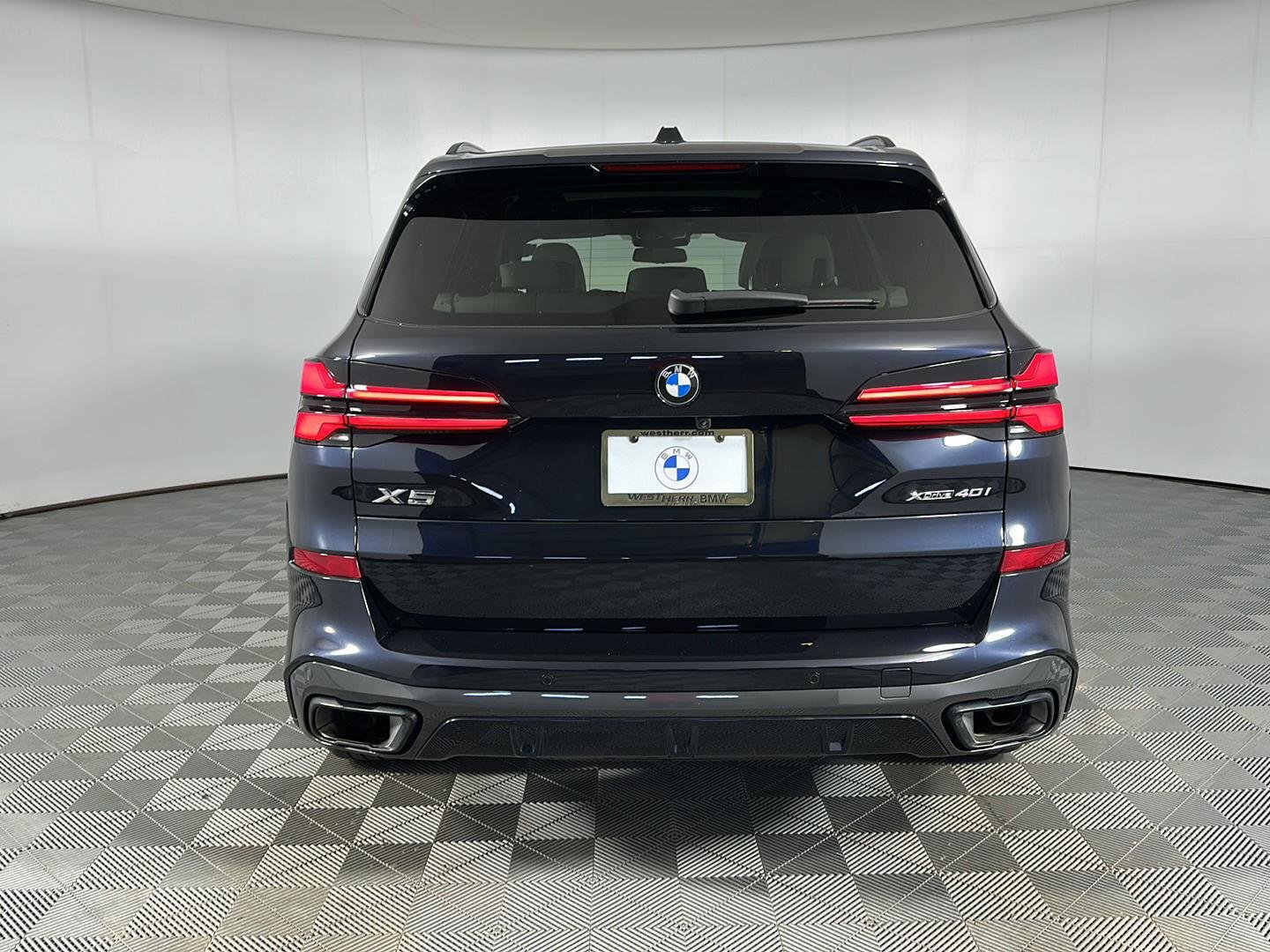 Used 2025 Carbon Black Metallic BMW xDrive40i image 21
