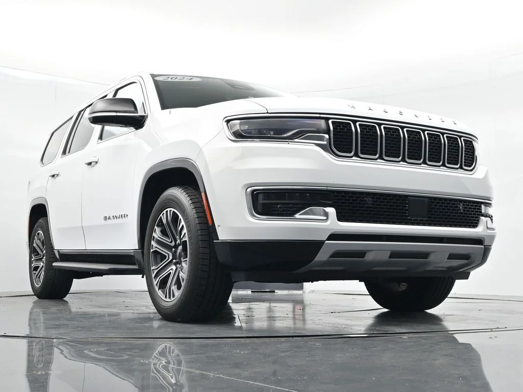 Used 2024 White Jeep Series II image 21