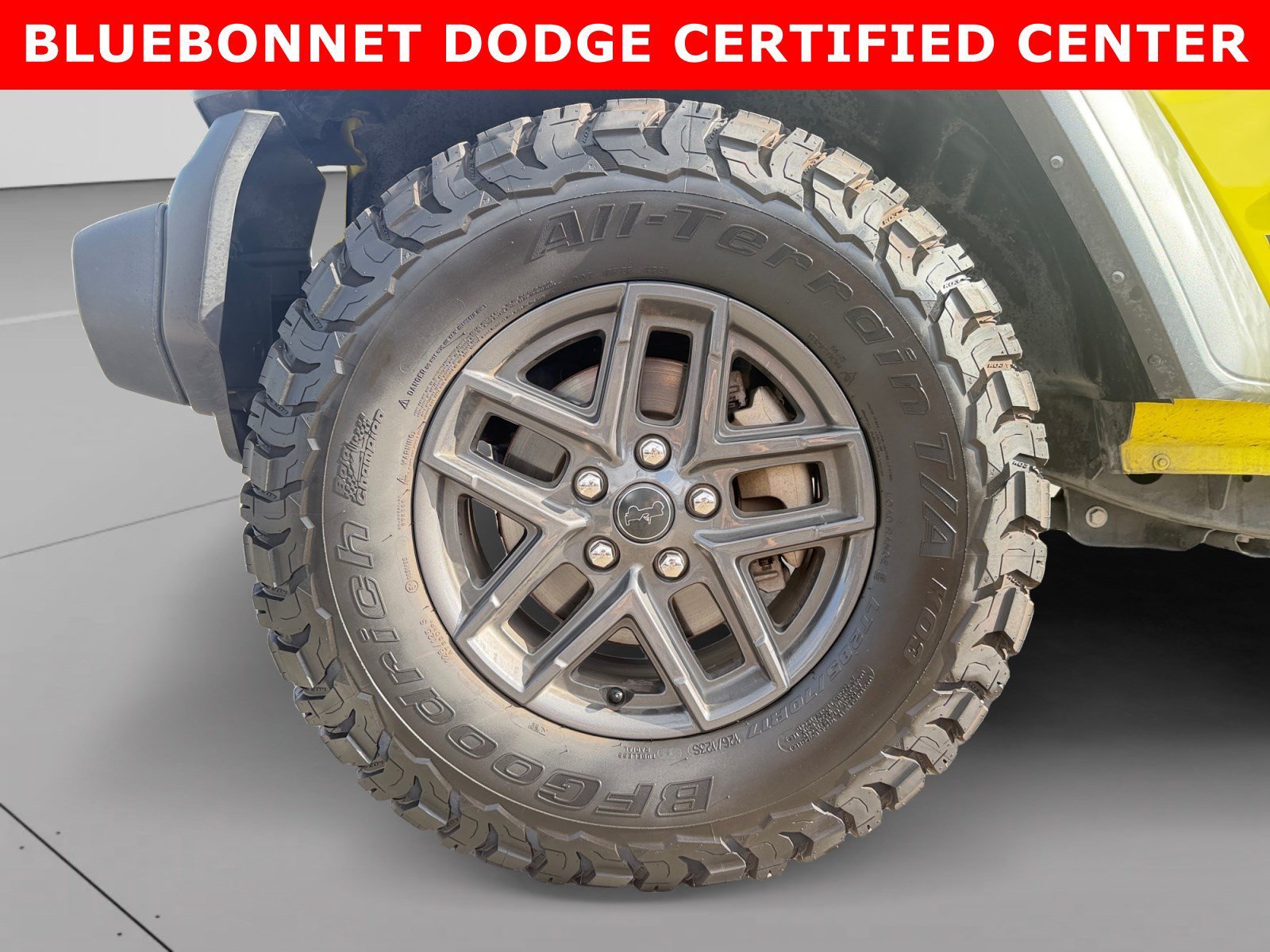 Used 2024 High Velocity Clearcoat Jeep Sport S image 9