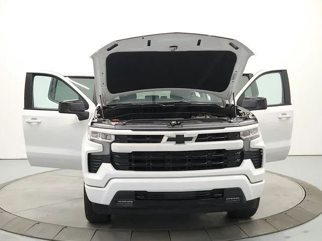 Used 2025 White Chevrolet RST image 10