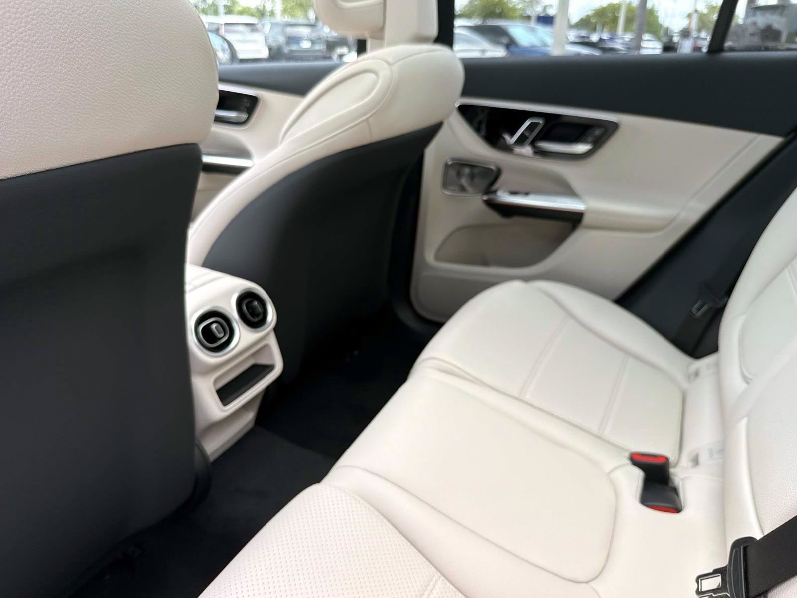 New 2027 Polar White Mercedes-Benz 300 SUV image 15