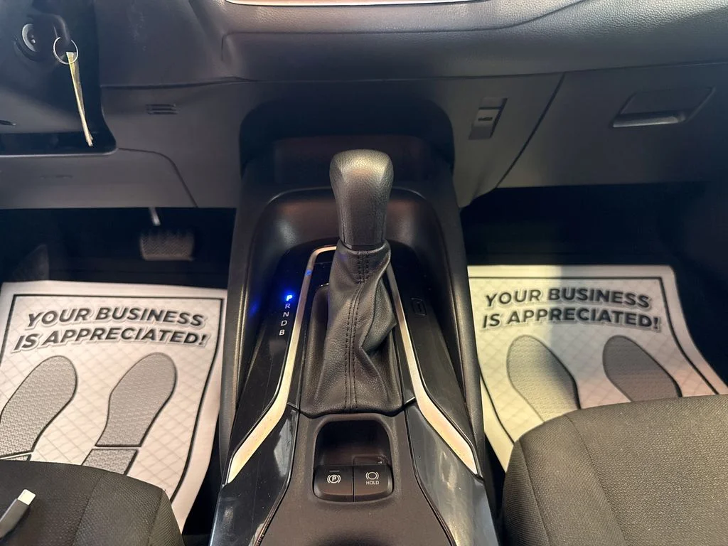 2021 Toyota Corolla LE - Photo 18