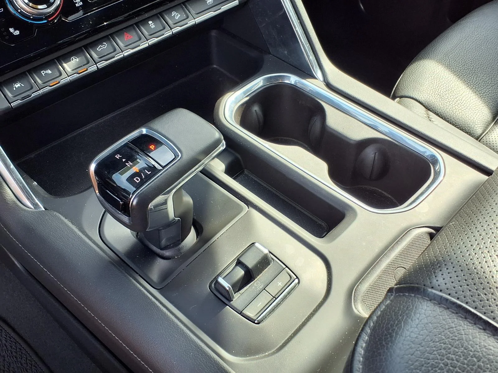 Used 2024 Summit White GMC Denali image 8