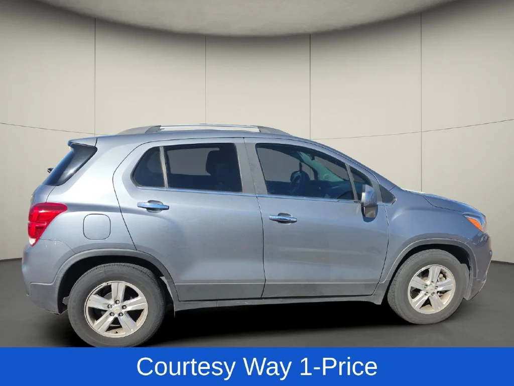Used 2019 Gray Chevrolet LT image 11