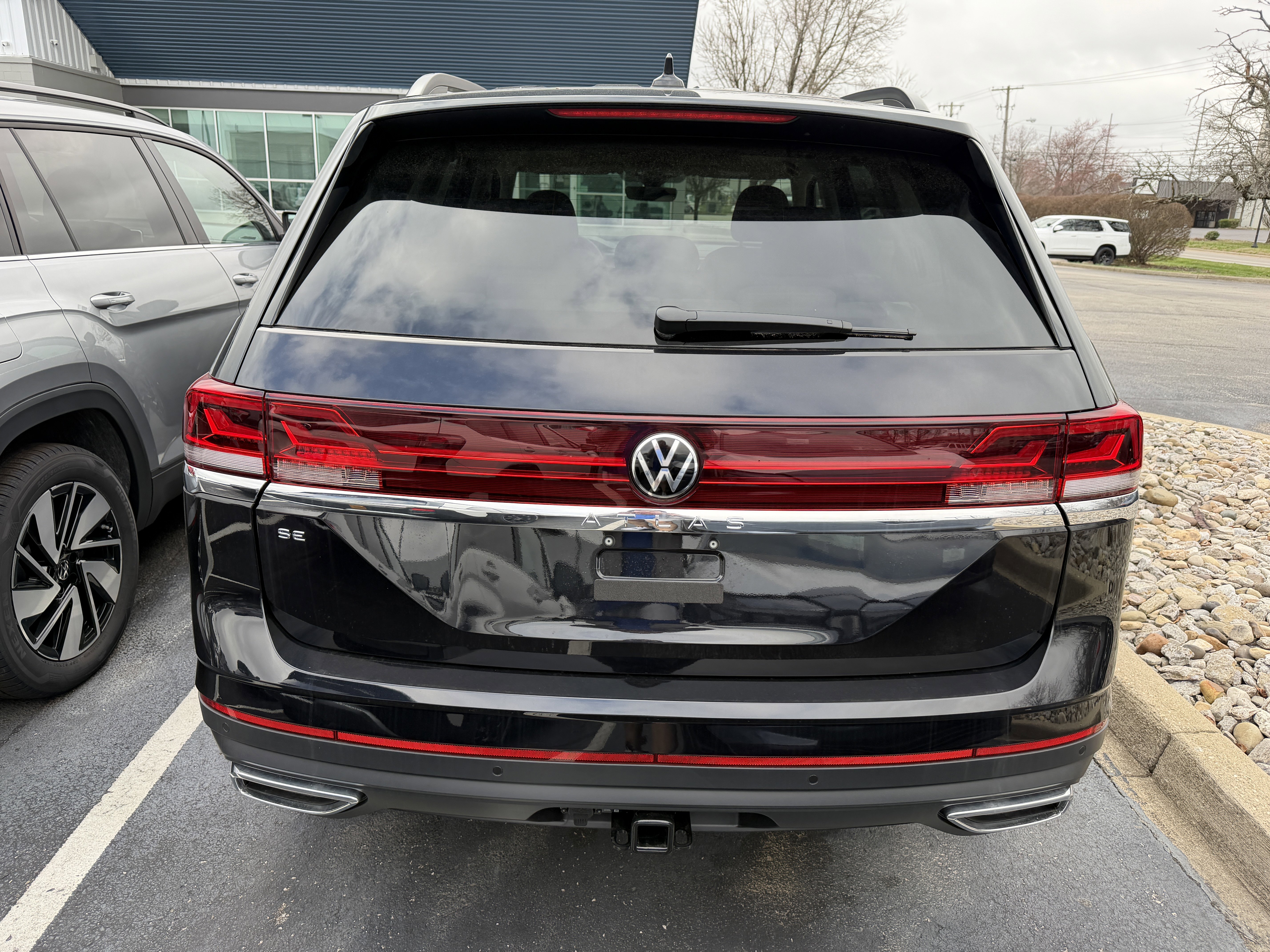 New 2026 Deep Black Pearl Volkswagen 2.0T SE w/Technology image 6