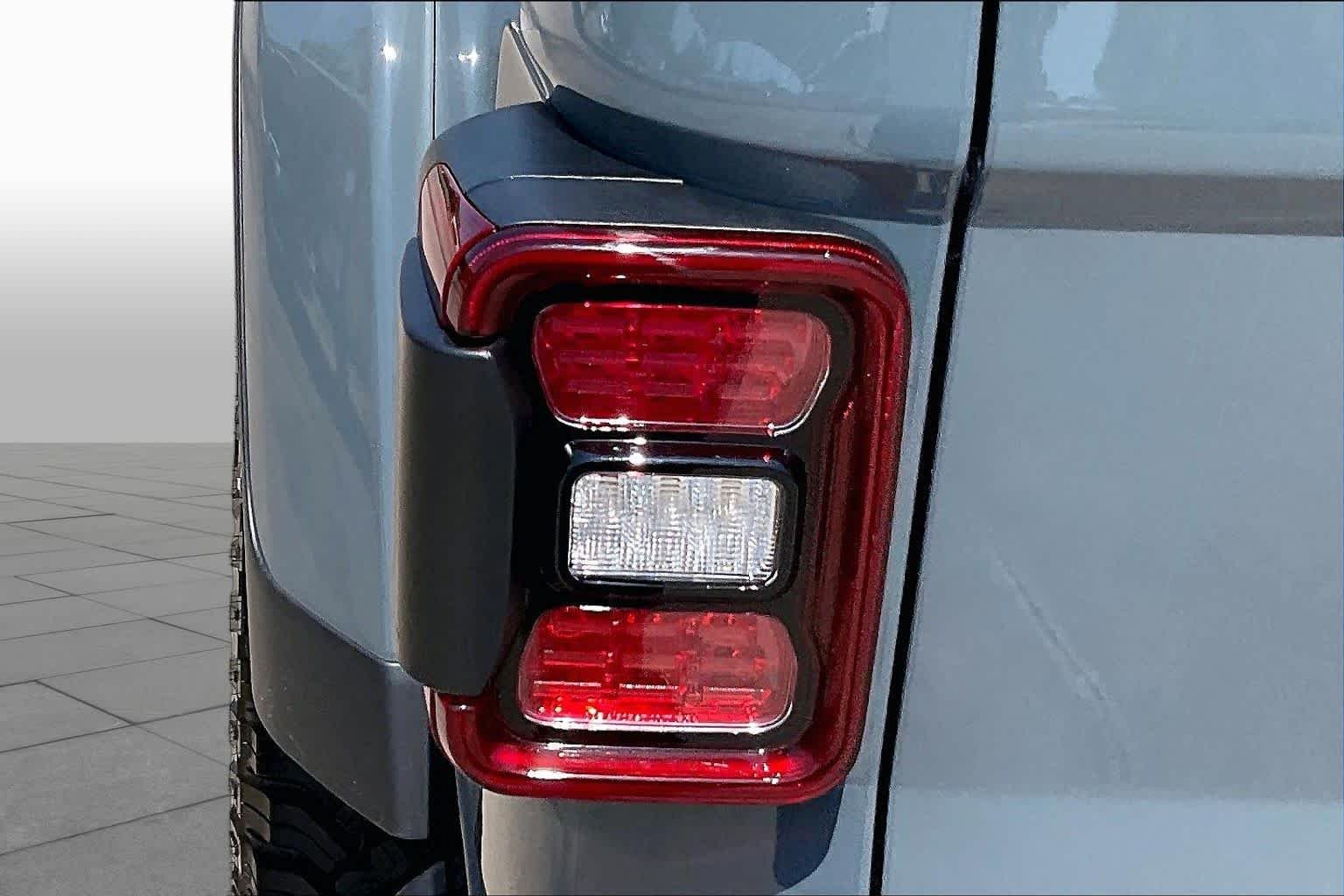New 2026 Anvil Clearcoat Jeep Mojave X image 14