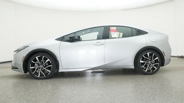 New 2026 Cutting Edge Toyota XSE Premium image 9