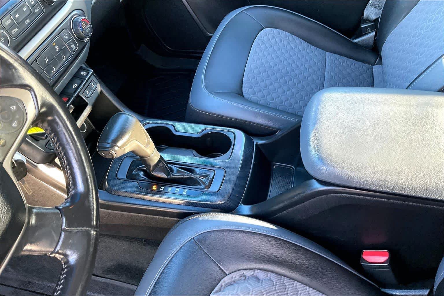 Used 2016 Cyber Gray Metallic Chevrolet 4WD Z71 image 17