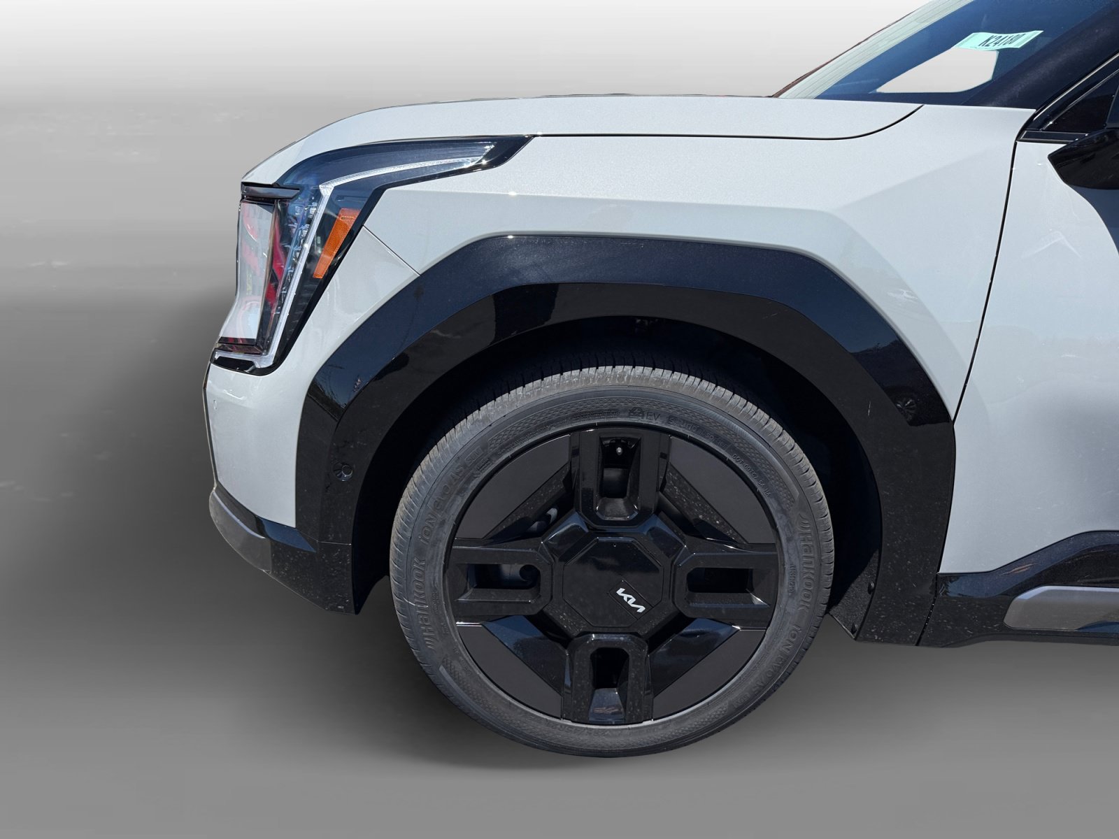 New 2026 Wolf Gray/Ebony Black Roof Kia GT-Line image 9