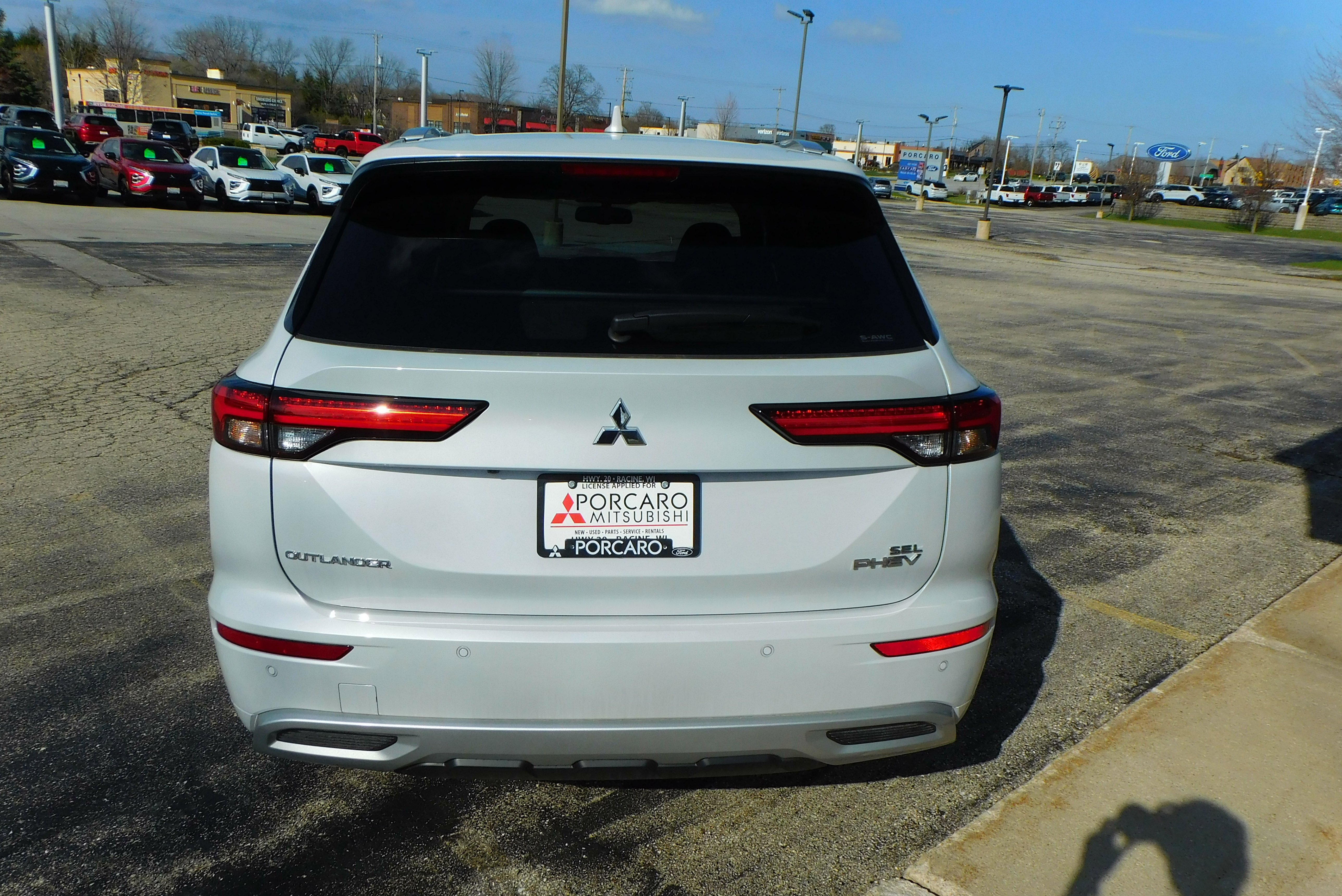 Used 2025 WHITE DIMD Mitsubishi SEL Platinum Edition image 4