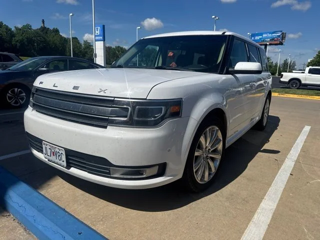 Used 2019 White Ford Limited image 2