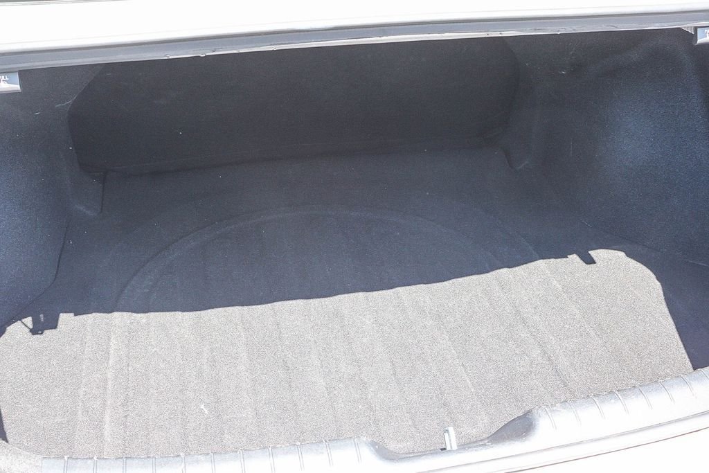 Used 2024 White Hyundai SEL image 26