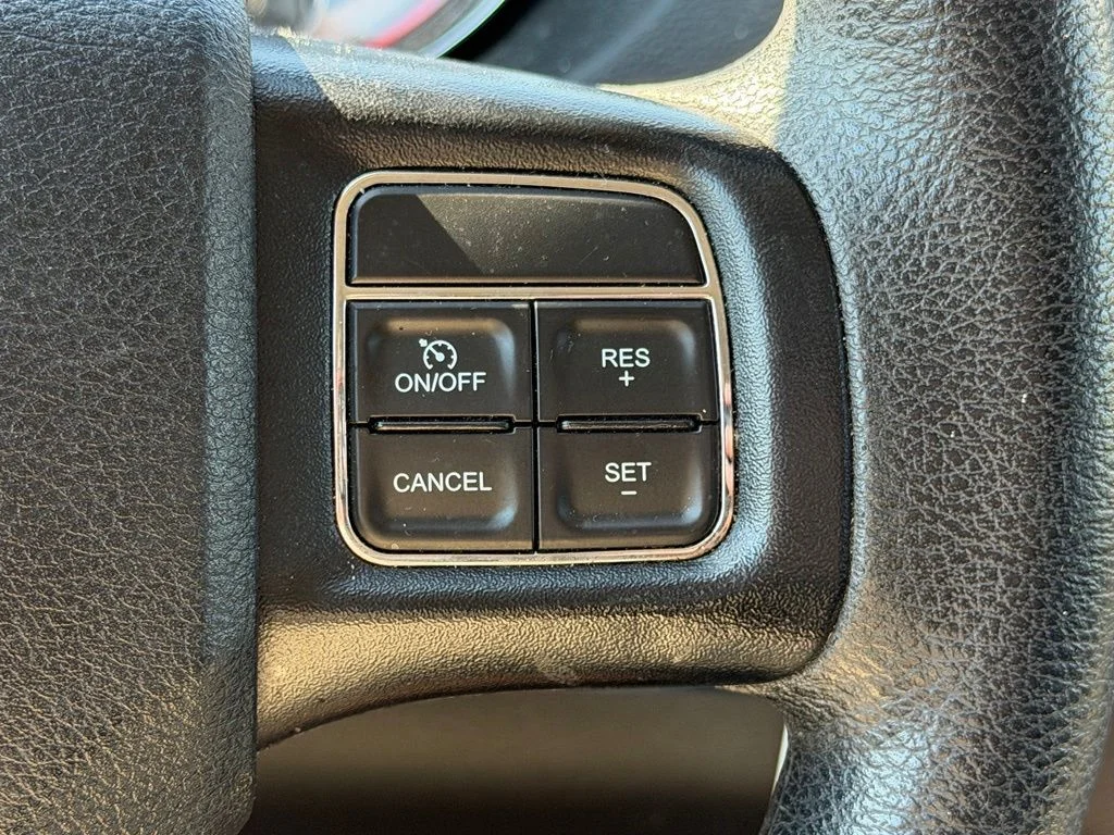 Used 2018 Gray Dodge SE image 28
