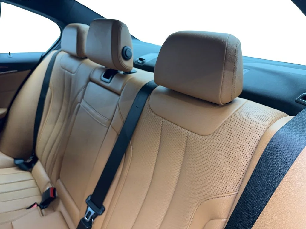 Used 2022 Blue BMW 530i xDrive image 34