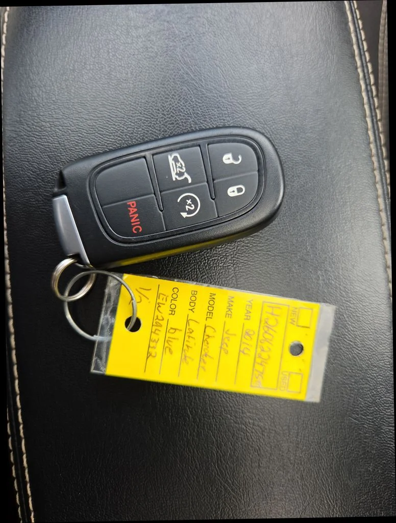 Used 2014 Gray Jeep Latitude image 44