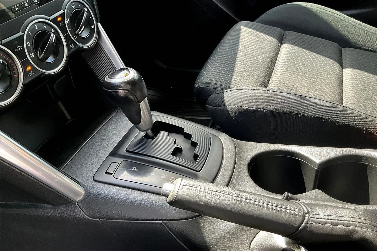 Used 2013  Mazda Touring image 17