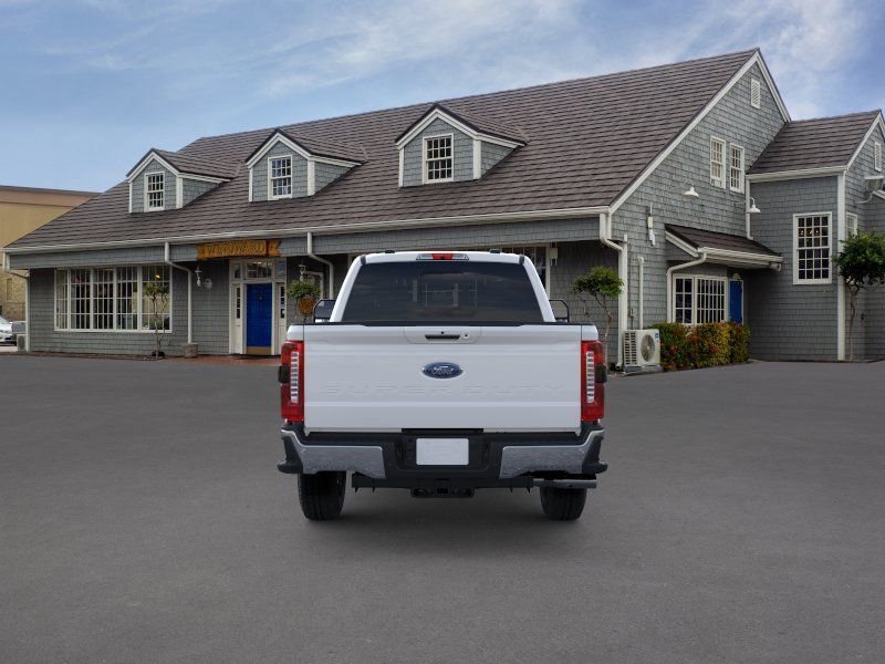 New 2025 Oxford White Ford Lariat image 5