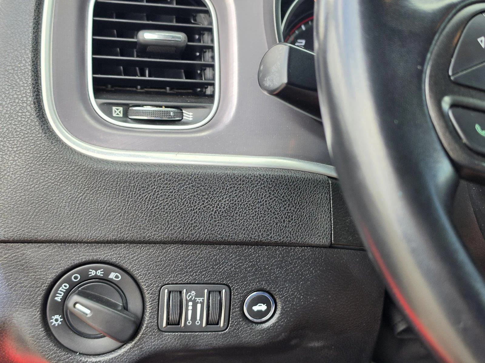 Used 2022 Torred Clearcoat Dodge SXT image 21