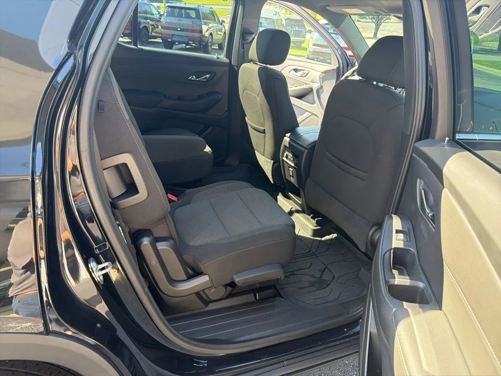 Used 2023 Mosaic Black Metallic Chevrolet LT Cloth image 18