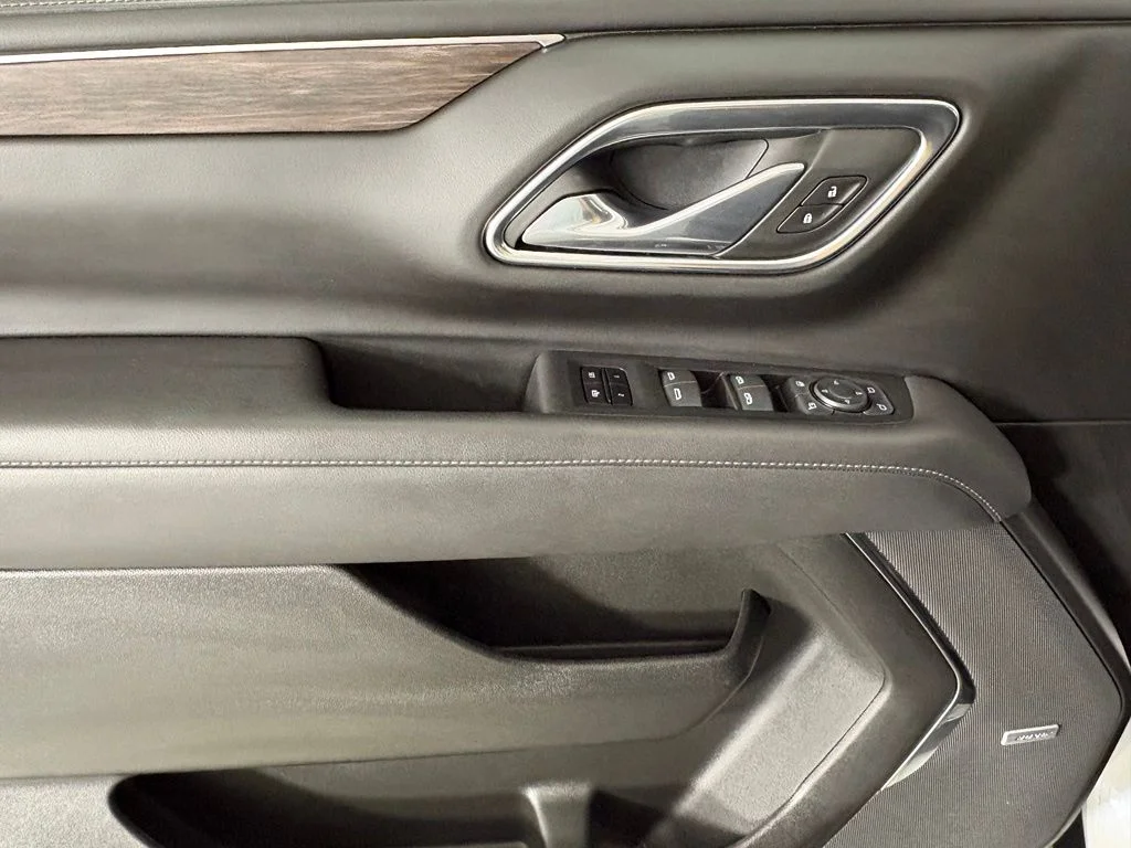 Used 2023 Beige Chevrolet Z71 image 23