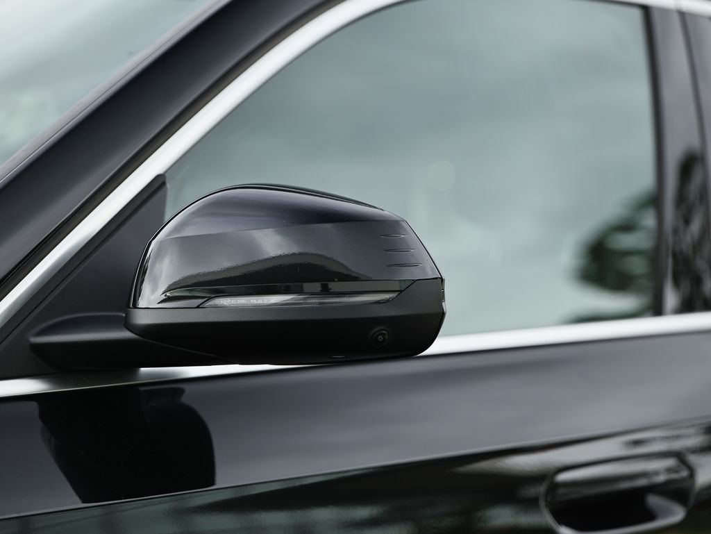New 2026 Black Sapphire Metallic BMW xDrive28i image 10