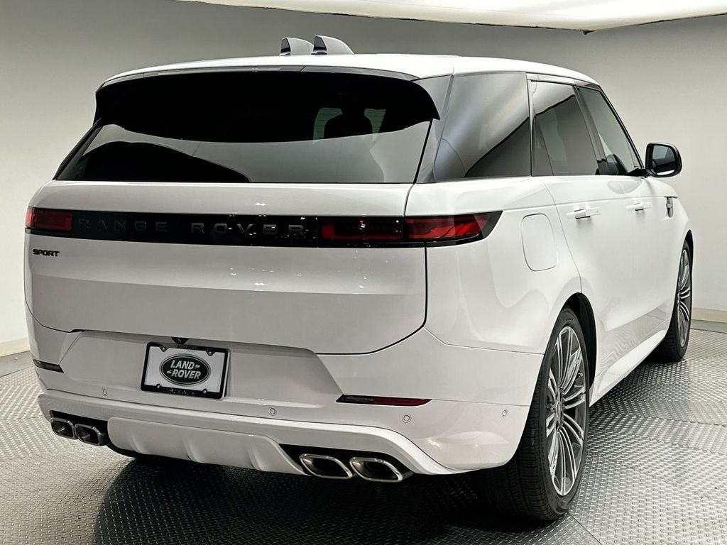 Certified Used 2025 Ostuni Pearl White Premium Metallic Land Rover Dynamic SE image 3