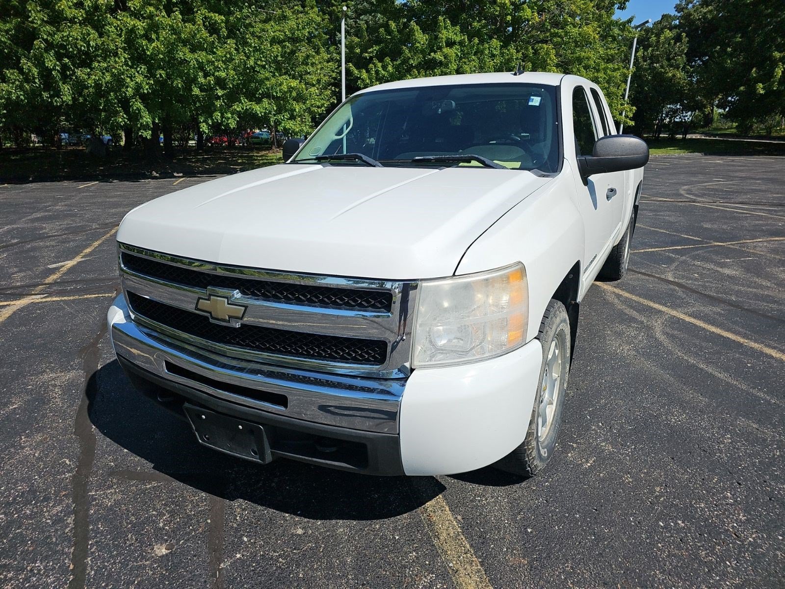 Used 2010 Summit White Chevrolet LT image 2