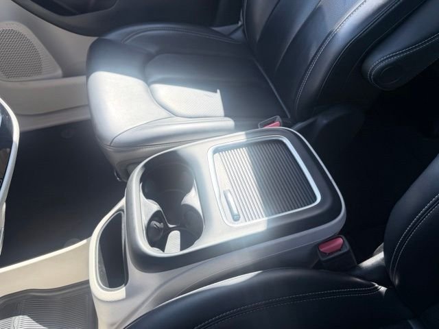 2023 Chrysler Pacifica Touring L - Photo 19