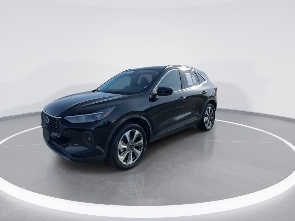 Used 2025  Ford Platinum image 4