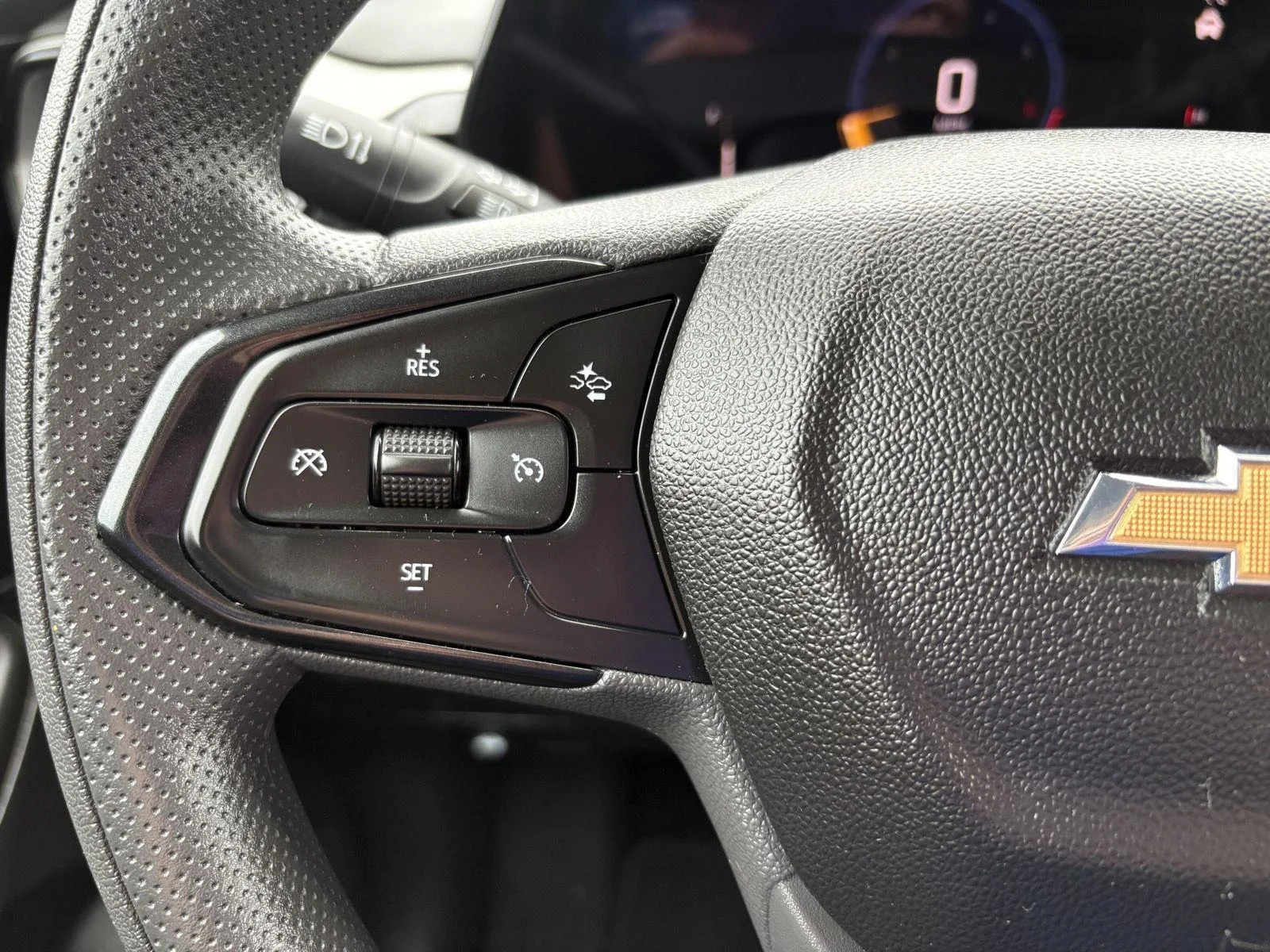 Used 2025 Summit White Chevrolet LT image 23
