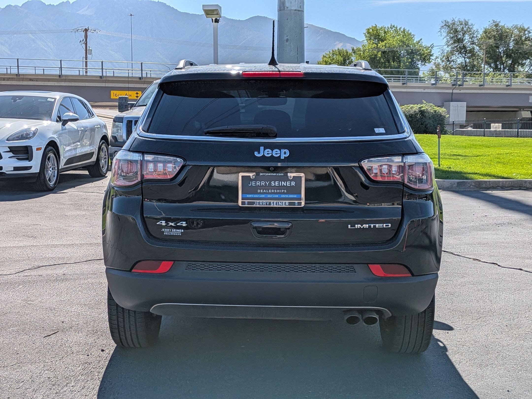 Certified Used 2019 Diamond Black Crystal Pearlcoat Jeep Limited image 5