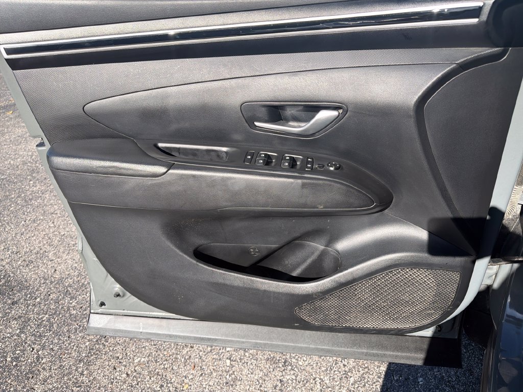 Used 2023 Hampton Gray Hyundai SE image 11