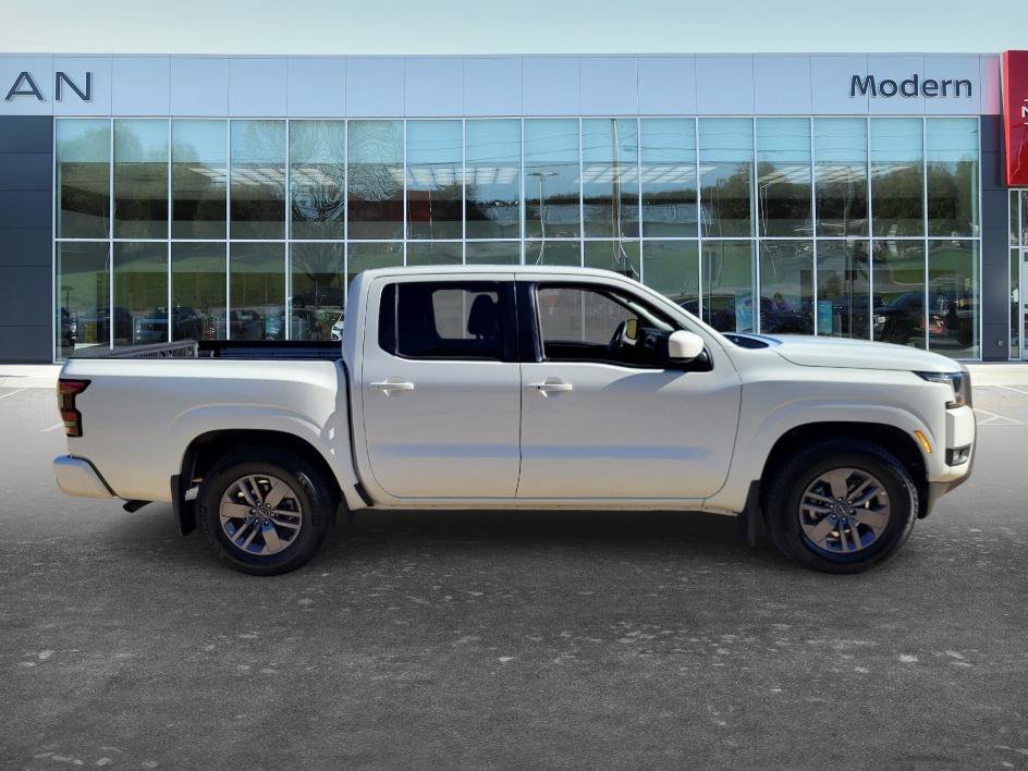 Certified Used 2025 Glacier White Nissan SV image 4