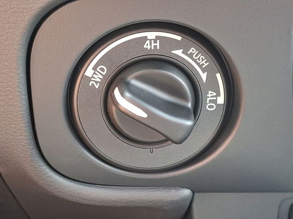 2026 Nissan Frontier — photo 14