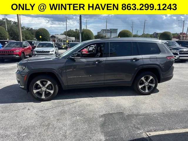 Used 2023 Gray Jeep Limited image 5