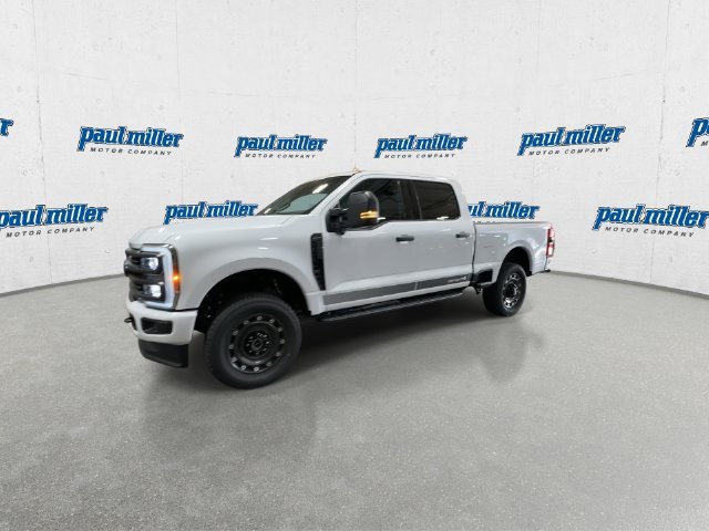 New 2027 White Ford XLT image 5