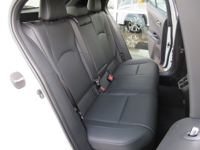 New 2026 Ultra White Lexus 300h Premium image 24