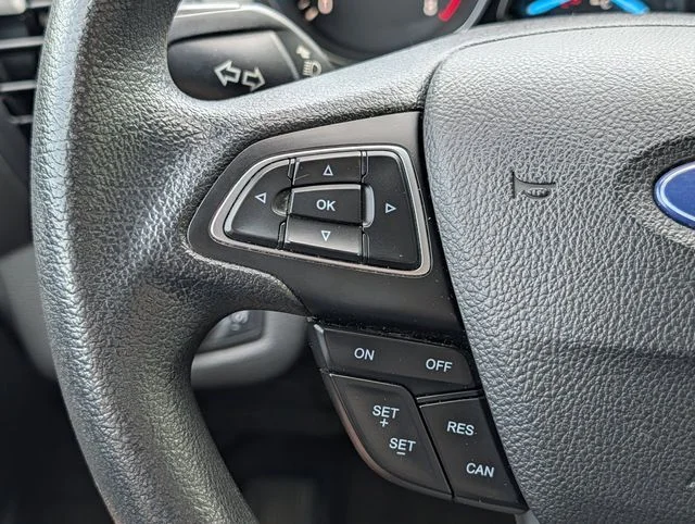 Used 2018 Lightning Blue Metallic Ford SE image 17