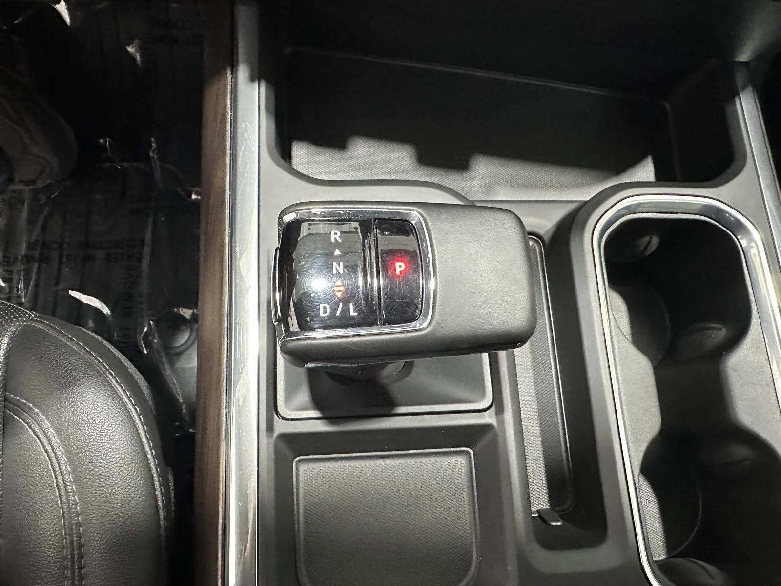 Used 2024 Volcanic Red Tintcoat GMC SLT image 14