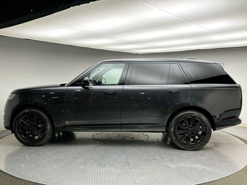New 2026 Carpathian Gray Premium Metallic Land Rover SE image 10