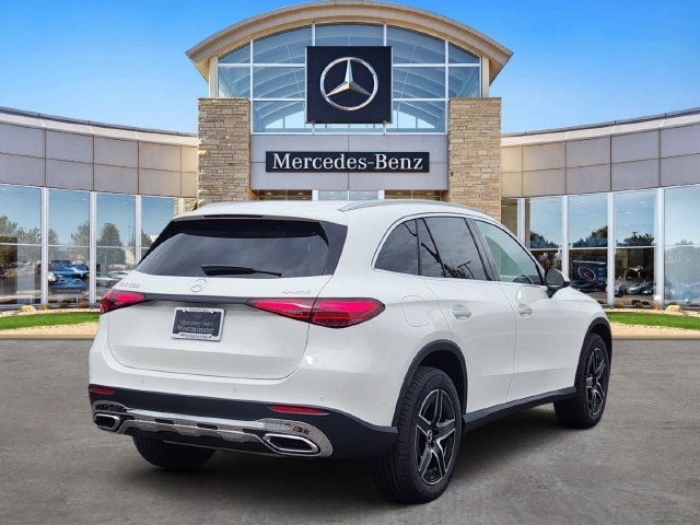 New 2027 Polar White Mercedes-Benz GLC 300 image 4