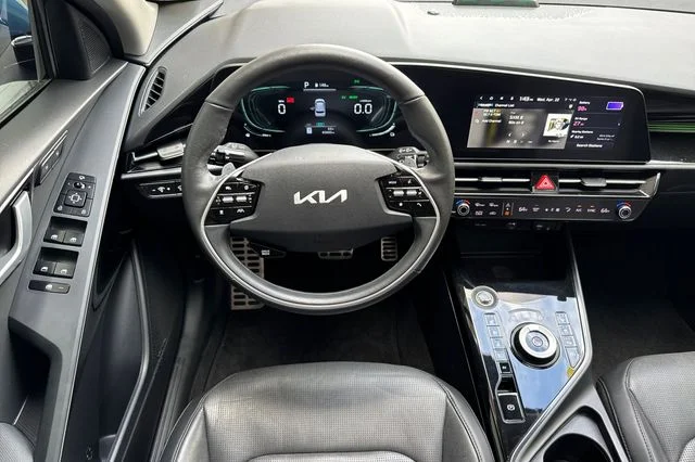 Used 2023 Blue Kia SX image 16
